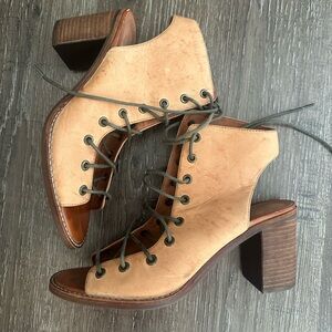 Free People/ Jeffrey Campbell Lace-Up Peep Toe Block Heel Sandal - Tan size 10
